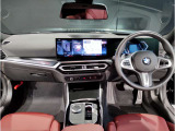 ☆センターパネルを運転席側に僅かに傾けたBMW独特のインパネ☆【駆け抜ける歓び】はここからもスタートしております☆