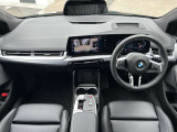 お気に入りのお車があれば、ぜひステアリングを手にしてください。稀少モデルも鋭意取り揃え、幅広いニーズにお応え致します。スタッフ一同皆様のご来店を心よりお待ち申し上げます。