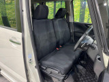 運転席シート廻りは使用感も少なく、良好な状態となっています。丁寧に使われていたことがよくわかりますね。