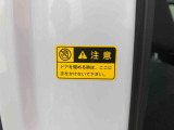 お車の状態をしっかりとお伝えするために1台の車両に付き40枚以上の画像を用意しております。外装はもちろん、室内の装備やお車の特徴などごらんください。