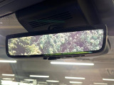 【デジタルインナーミラー】後席の大きな荷物や同乗者で後方が確認しづらい時でも安心!カメラが撮影した車両後方の映像をルームミラー内に表示。クリアな視界で状況の確認が可能です!