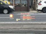 人気のヘッドアップディスプレイ!現在の車速、ナビゲーション・システムによるルート案内の矢印表示、チェック・コントロール、前車接近警告など、さまざまな情報をドライバーの視界内に直接表示いたします!