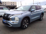 三菱 アウトランダー PHEV 2.4 P 4WD