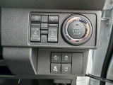 ワンプッシュでエンジンスタート!後ろのドアは運転席にあるスイッチからも開閉可能です!