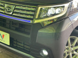 【LEDヘッドライト】悪天候や夜間走行時も良好な視界を確保し安心して運転できる高輝度LEDヘッドライトを装備!点灯速度が早く、消費電力も抑えられています。