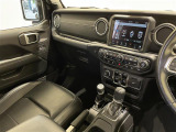 ラングラー アンリミテッド サハラ 4WD 本革シート