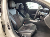 長時間の運転でも疲れにくく、オーナー様の事だけを考えて作成したBMWならではのとっておきのシートです。