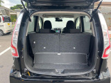普段のお買い物や通勤、送迎等に十分な荷室スペースを確保しております。セカンドシートを倒すと、大きな荷物の積載も可能です♪