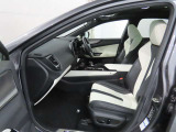 【車内クリーニング】専門スタッフが見えないところまでピカピカに徹底洗浄!当店の中古車は内装にも自信ありです!試乗大歓迎♪詳しくは、お問い合わせお待ちしております。