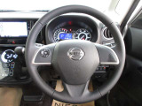 運転が楽しくなる明るく開放的な運転席まわりです。