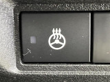 【ステアリングヒーター】冬場の寒い日に手がかじかみながら運転するのはツライですよね。でも、これがあれば安心です!ハンドルのグリップ部がじわっと暖かくなって心までポカポカします。