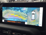 【パノラミックビューモニター】専用のカメラにより、上から見下ろしたような視点で360度クルマの周囲を確認することができます☆死角部分も確認しやすく、狭い場所での切り返しや駐車もスムーズに行えます。