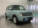 車内は内装デザインやインテリアがお部屋のような落ち着きのある空間