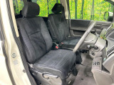 運転席シート廻りは使用感も少なく、良好な状態となっています。丁寧に使われていたことがよくわかりますね。