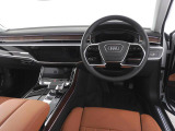 Audiのインテリアはエクステリア同様、優れたデザイン性とクオリティ、そして機能性を兼ね備えております。