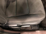 痛みの出やすい運転席シートの角、フロアマット、座面、ともに良好です