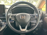 【純正革巻きステアリング】上質な革を使用することで、手にしっかり馴染みとても運転しやすいハンドルです♪