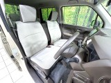 運転席シート廻りは使用感も少なく、良好な状態となっています。前オーナー様が丁寧に使っていたことがよくわかりますね。
