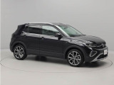 軽量化と効率を極限まで突き詰めた1.0L TSI エンジンは、小排気量を感じさせない力強さを発揮します。