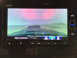 【バックカメラ】運転が苦手な方も車庫入れラクラクです!ギアをリバースに入れれば自動的に切り換わりますので、面倒な操作は不要です♪狭い駐車場もお車を傷つけず安心ですね!