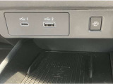 2種類のUSBソケットが装備されております