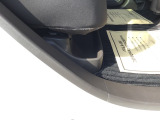 濡れた傘や置靴などをすっきりとしまえる大型のトレー。取り外して、手軽にお手入れもできます。