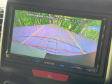 【バックカメラ】駐車時に後方がリアルタイム映像で確認できます。大型商業施設や立体駐車場での駐車時や、夜間のバック時に大活躍!運転スキルに関わらず、今や必須となった装備のひとつです!