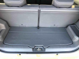 荷室空間も広く、シートアレンジもできるので使い分けできます。