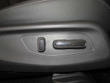パワーシート搭載。微妙な調整が手軽にでき、ピッタリのポジションで運転することが可能です。