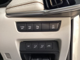 安全装置のスイッチは運転席パネル右下に集約されています。任意で切り替え可能なため状況に合わせてお使いください。