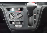 中古車の総合評価や内外装の状態などをひと目で分かるよう、トヨタ車のプロの検査員が実施した「車両検査証明書」をご用意しています。