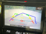【バックカメラ】駐車時に後方がリアルタイム映像で確認できます。大型商業施設や立体駐車場での駐車時や、夜間のバック時に大活躍!運転スキルに関わらず、今や必須となった装備のひとつです!