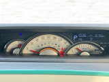 センターメーターを採用しております^^視線の移動が少なく、より安全な運転ができますね!