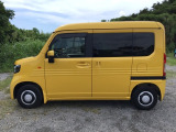 スライドドアなら狭い駐車場でもドアをぶつける心配がありません。ステップが低く乗り降りもしやすいです。
