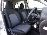【運転席】最適なドライビングポジションで操作性を向上!長時間運転の疲れを軽減します。