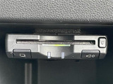 【ETC】有料道路を利用する際に料金所で停止することなく通過できる、ETC車載器(ノンストップ自動料金収受システム機器)が装備されています。セットアップを行うことで利用可能になります。