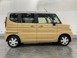 後席両側電動スライドドア☆開け閉めの際に隣の車や壁にぶつける心配もありません。