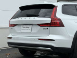 ◆バック/万が一を考え、安全性を重視する方に選ばれているVOLVO車。ドアを開閉するとその重み・厚みに驚くはず