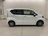 軽自動車、小型車を中心に常時300台展示車を御用意させて頂いております