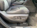 エンジンルームも綺麗に洗浄してから納車致します。普段あまり見ることが無い箇所だからこそ綺麗だと感動しますよね(*´▽`*)