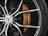 チタニウムグレーペイントAMG21インチ鍛造AW&AMGカーボンセラミックブレーキ装備しております!