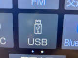 USB接続できます。スマホと接続して音楽を楽しんでください。