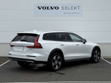 ◆バック/万が一を考え、安全性を重視する方に選ばれているVOLVO車。ドアを開閉するとその重み・厚みに驚くはず