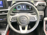 【純正革巻きステアリング】上質な革を使用することで、手にしっかり馴染みとても運転しやすいハンドルです♪