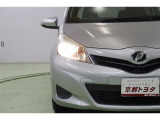 暖色系で対向車にも優しい光のハロゲンヘッドライトです。前方の明るさを感知し、自動で切替わるオートハイビームを搭載しているので、面倒なライトの切替えは不要になります。