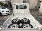お客様が今お乗りのお車を下取りまたは買取させて頂くことも可能です。すぐに金額を算出しお伝え致しますのでお気軽にお問い合わせ下さい。