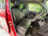 運転席シート廻りは使用感も少なく、良好な状態となっています。丁寧に使われていたことがよくわかりますね。