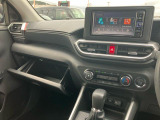 【グローブボックス】現在では車検証入れなどとして活用されることが多いですよ☆