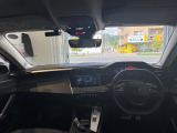 プジョー独自のi-Cockpit