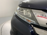LEDヘッドライトは、点灯の瞬間から最大光量を発揮し、突然暗くなるトンネルなどでの安定感を高めます。